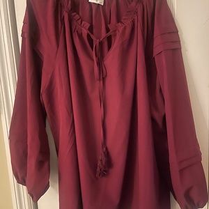 New never worn 2x Burgundy Top